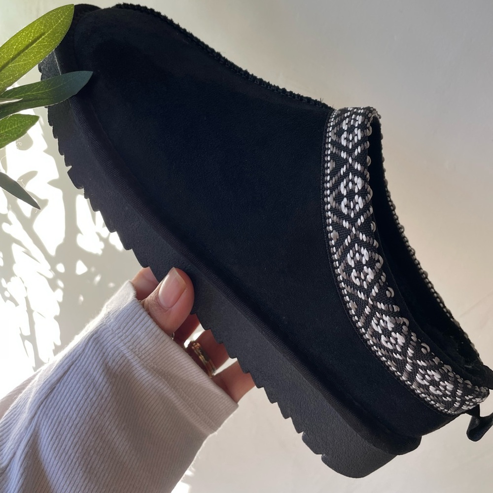 Slippers - Picture 2 of 2